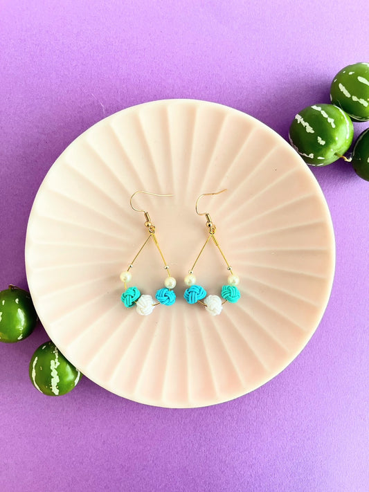 Cool blue swaying Earrings