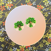 Green with a sense of fresh greenery Earrings