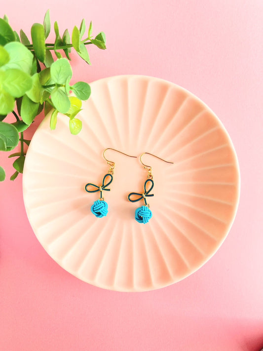 A blue color like the autumn sky Earrings