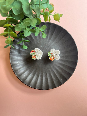 Kimono Leaf Green × White Bicolor Earrings