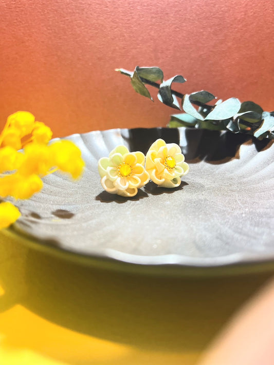 Yellow× Yellow-Green Fancy Flower Earrings