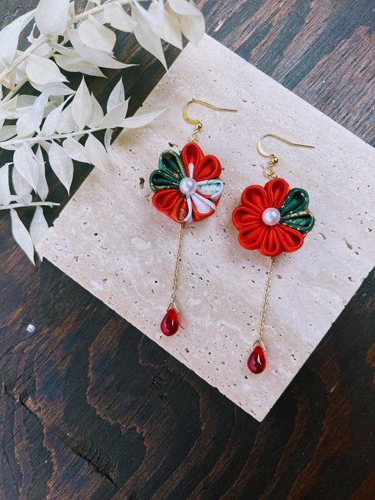花鳥(kacho) Red×Green kimono flower earrings