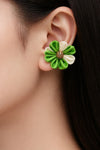 Green with a sense of fresh greenery Earrings