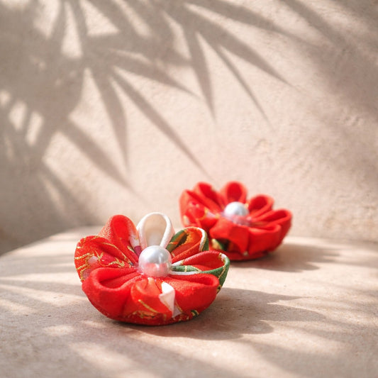 可憐(karen) Red kimono flower earrings