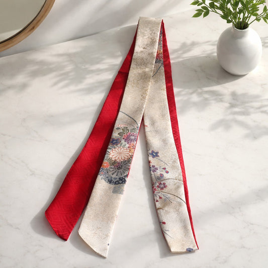 Long-width short kimono scarf（floral pattern white × red）